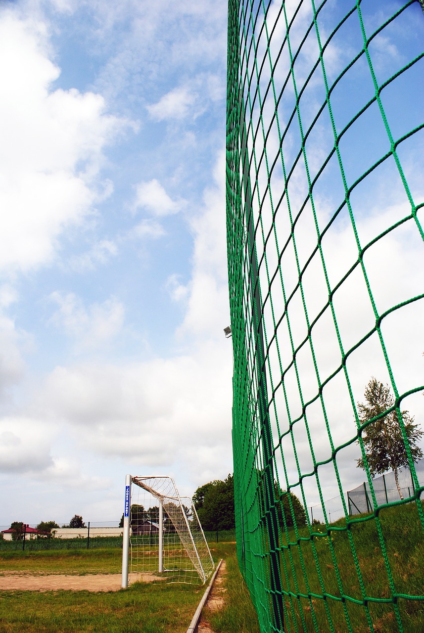 随着浙江4 - 0横扫，中超积分榜如下：前三大变，海港艰难守住榜首.